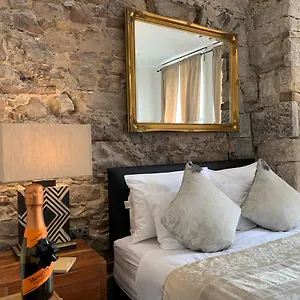 5* Lägenhetshotell Royal Mile By The Castle